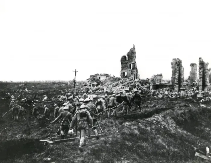 Framed Print : Portuguese soldiers near La Couture, France, WW1