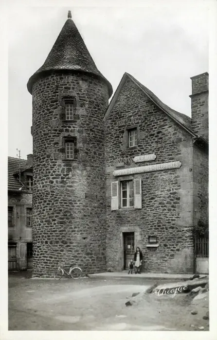 Framed Print : The Post Office at Pleaux (Cantal), France Framed Print : The Post Office at Pleaux (Cantal), France