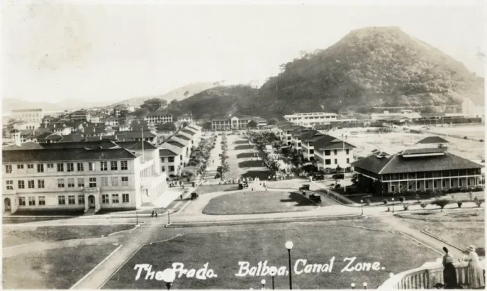 Framed Print : The Prada Balaoa, Panama Canal Framed Print : The Prada Balaoa, Panama Canal