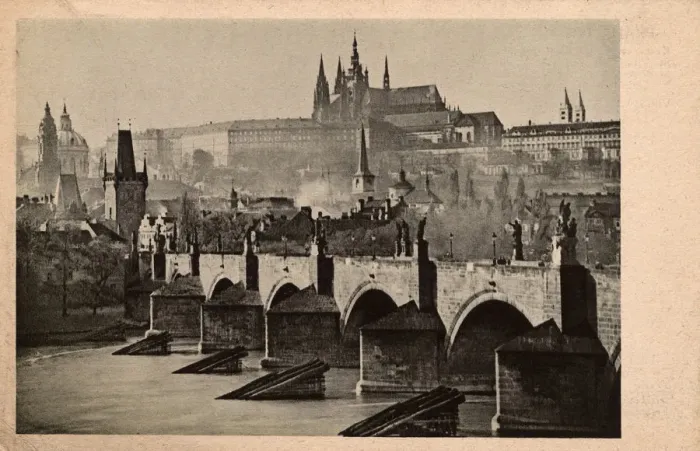 Framed Print : Prague, Charles Bridge Framed Print : Prague, Charles Bridge