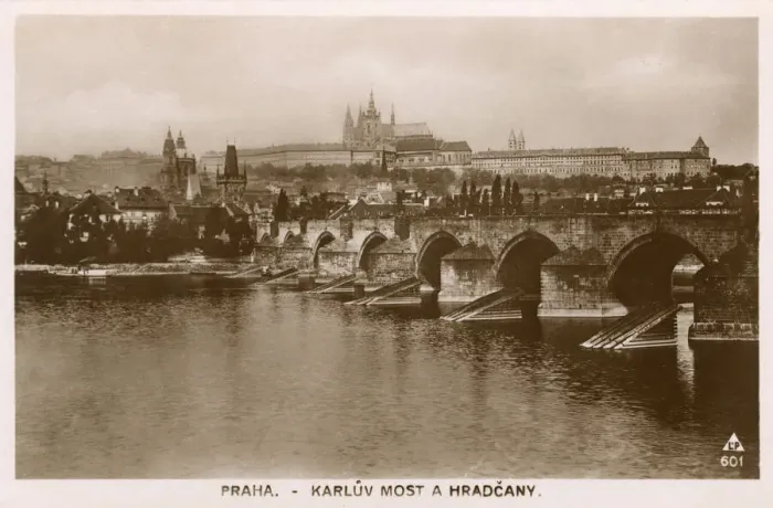 Framed Print : Prague, Czech Republic - The Charles Bridge Framed Print : Prague, Czech Republic - The Charles Bridge