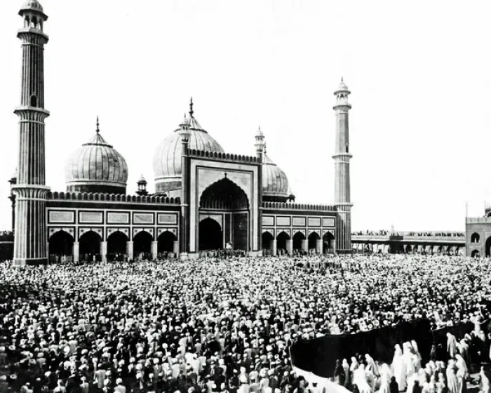 Framed Print : Prayers at Jama Masjid, Delhi, India