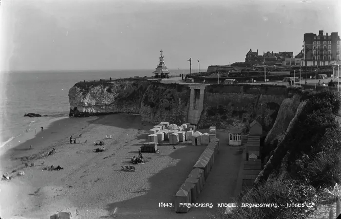 Framed Print : Preachers Knoll, Broadstairs Framed Print : Preachers Knoll, Broadstairs