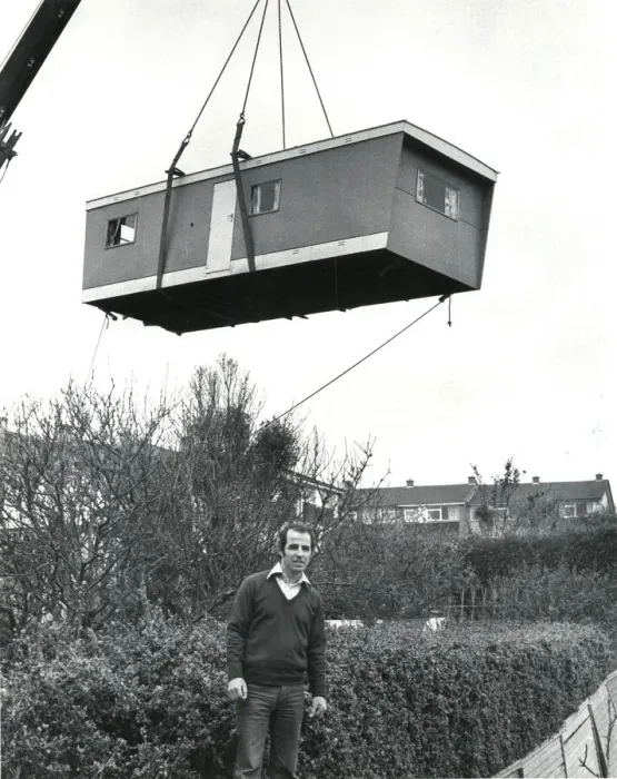 Framed Print : Prefabricated unit delivered to a garden by crane Framed Print : Prefabricated unit delivered to a garden by crane