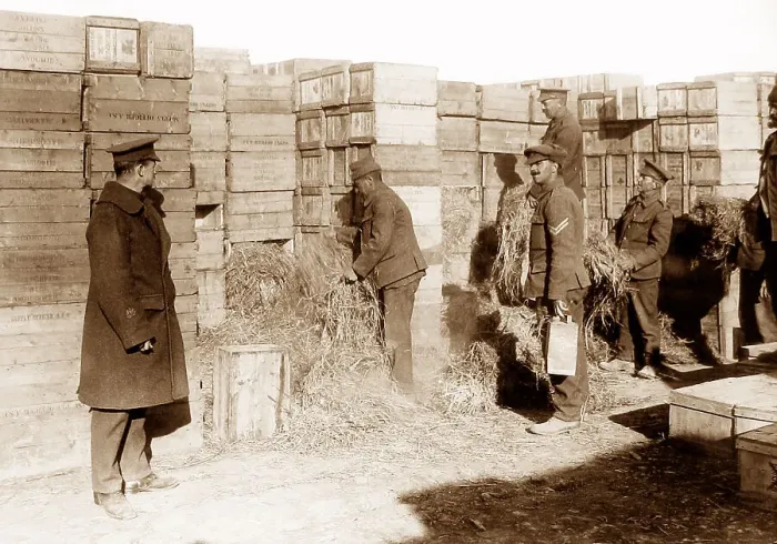 Framed Print : Preparing to evacuate Gallipoli during WW1 Framed Print : Preparing to evacuate Gallipoli during WW1