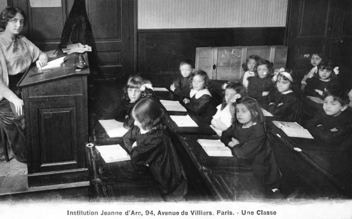 Framed Print : Primary class, Avenue de Villiers, Paris Framed Print : Primary class, Avenue de Villiers, Paris