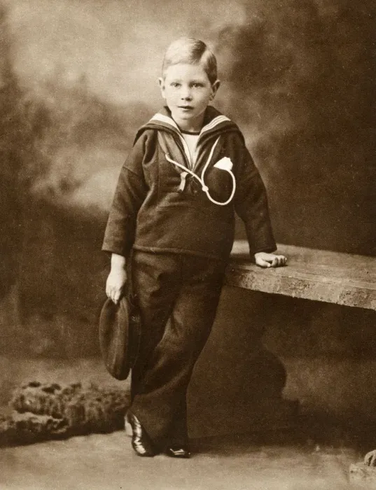 Framed Print : Prince Albert, Duke of York, aged six in 1901 Framed Print : Prince Albert, Duke of York, aged six in 1901
