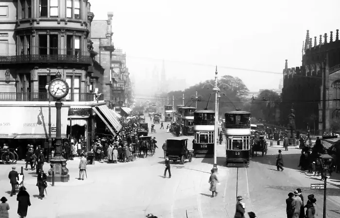 Framed Print : Princes Street, Edinburgh, early 1900s Framed Print : Princes Street, Edinburgh, early 1900s