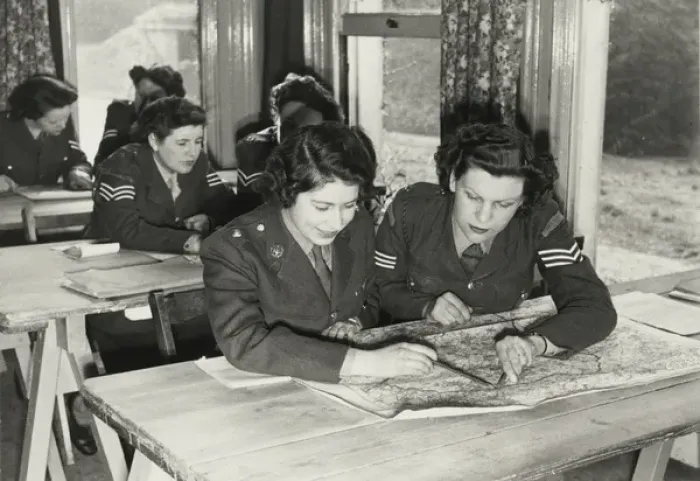 Framed Print : Princess Elizabeth at map reading class, 1945 Framed Print : Princess Elizabeth at map reading class, 1945