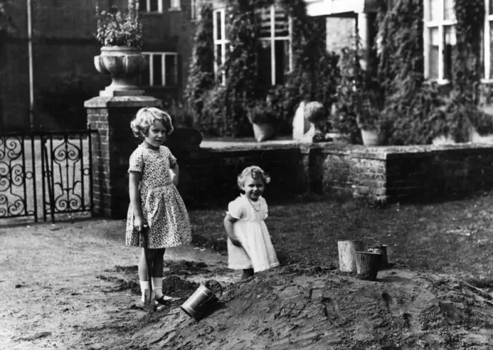 Framed Print : Princess Elizabeth and Princess Margaret digging Framed Print : Princess Elizabeth and Princess Margaret digging