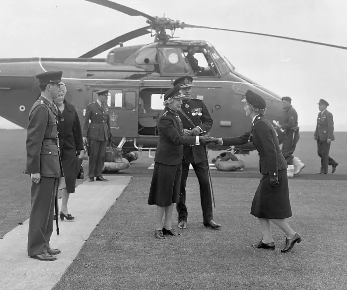 Framed Print : Princess Mary, Princess Royal visits Royal Corps of Signals Framed Print : Princess Mary, Princess Royal visits Royal Corps of Signals