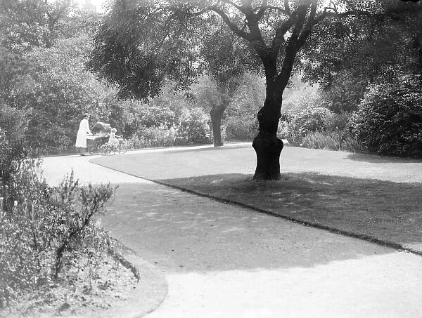 Princesses in Park 1931