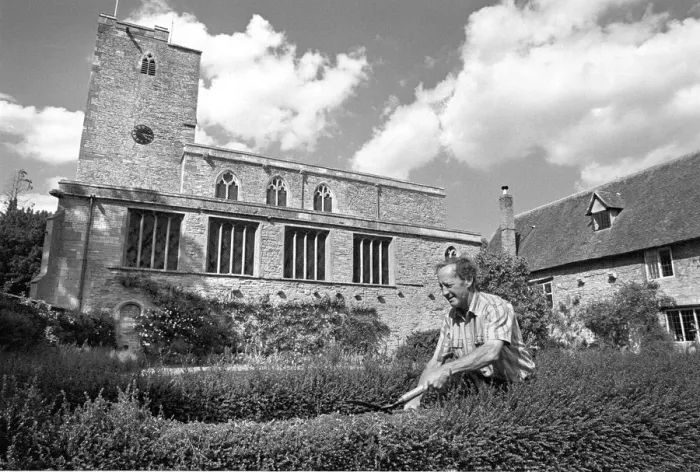Framed Print : Priory Farm and St Marys Priory Church, Deerhurst, Gloucest Framed Print : Priory Farm and St Marys Priory Church, Deerhurst, Gloucest