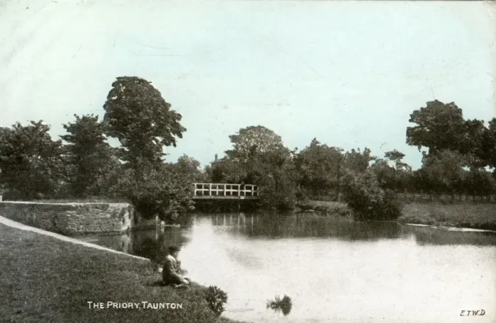 Framed Print : The Priory Lake, Taunton, Somerset Framed Print : The Priory Lake, Taunton, Somerset
