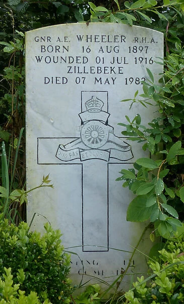 Private Headstone of Gnr A. E. Wheeler, Zillebeek