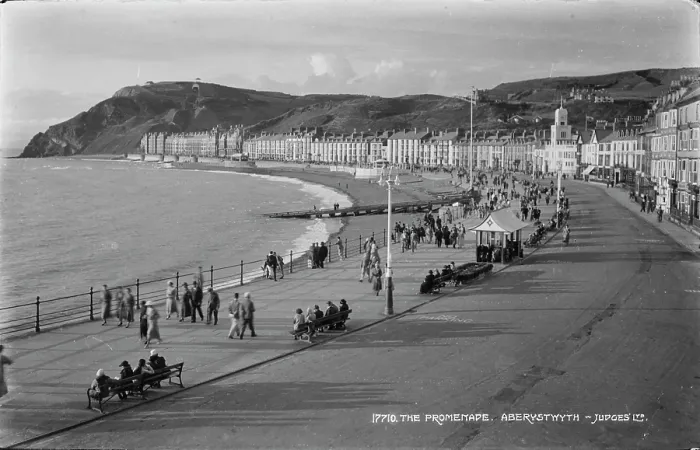 Framed Print : The Promenade, Aberystwyth Framed Print : The Promenade, Aberystwyth