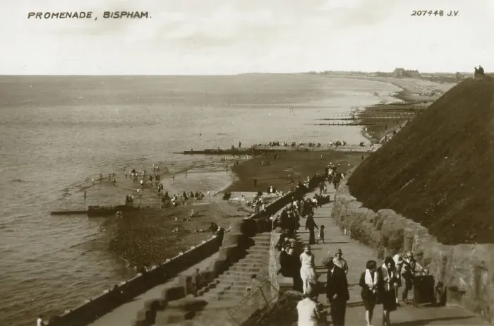 Framed Print : Promenade, Bispham Beach, Blackpool, Lancashire Framed Print : Promenade, Bispham Beach, Blackpool, Lancashire