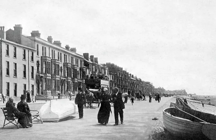 Framed Print : Promenade, Blackpool early 1900's Framed Print : Promenade, Blackpool early 1900's