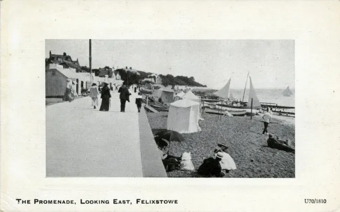 Framed Print : The Promenade, Felixstowe, Suffolk Framed Print : The Promenade, Felixstowe, Suffolk