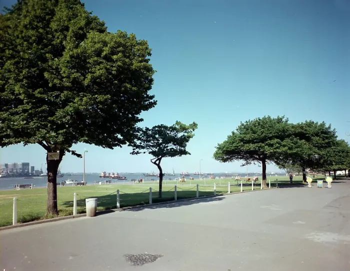 Framed Print : The Promenade, Gravesend Framed Print : The Promenade, Gravesend