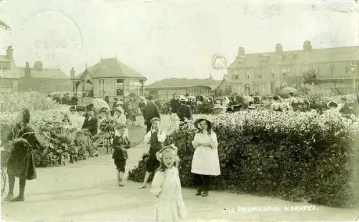 Framed Print : The Promenade, Hornsea, England Framed Print : The Promenade, Hornsea, England