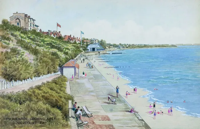 Framed Print : Promenade looking east, Dovercourt Bay, Essex Framed Print : Promenade looking east, Dovercourt Bay, Essex