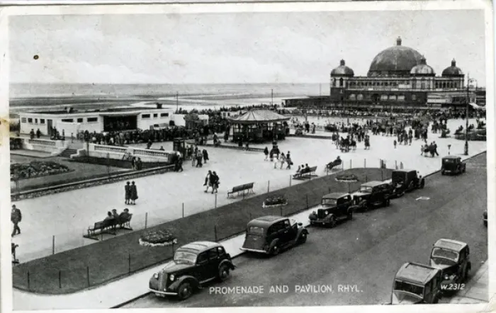 Framed Print : Promenade & Pavilion, Rhyl, Conwy - Clwyd Framed Print : Promenade & Pavilion, Rhyl, Conwy - Clwyd