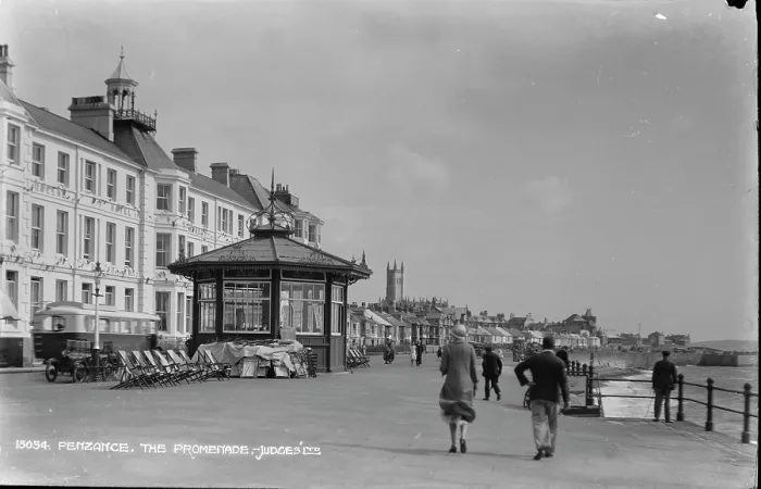 Framed Print : The Promenade in Penzance Framed Print : The Promenade in Penzance