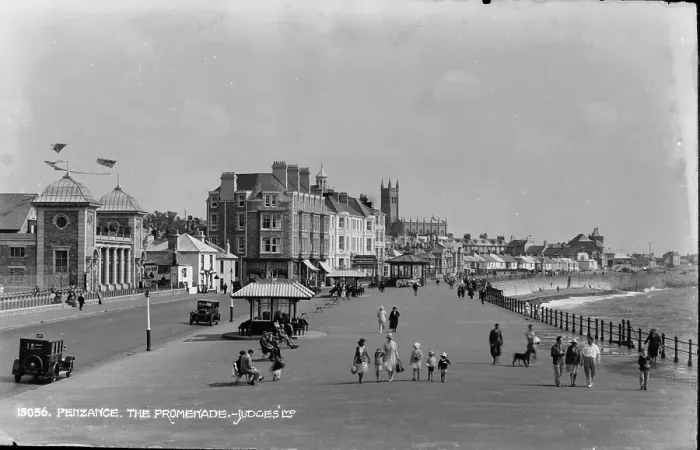 Framed Print : The Promenade in Penzance Framed Print : The Promenade in Penzance