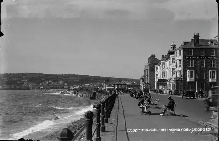Framed Print : The Promenade in Penzance Framed Print : The Promenade in Penzance