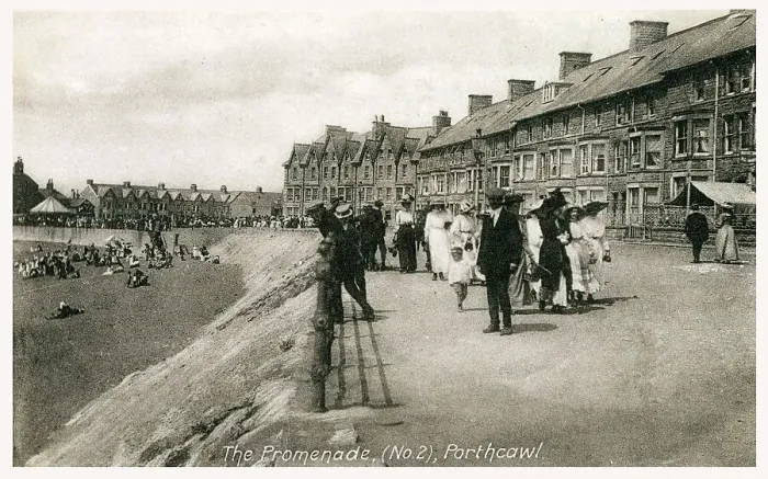 Framed Print : The Promenade, Porthcawl, South Wales Framed Print : The Promenade, Porthcawl, South Wales