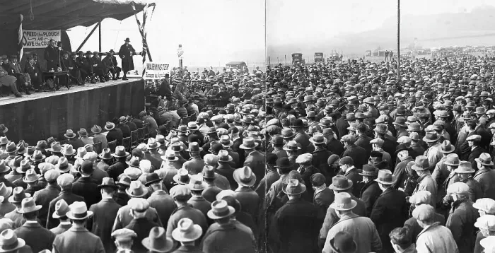 Framed Print : Protest meeting for farmers, Salisbury, 1930 Framed Print : Protest meeting for farmers, Salisbury, 1930