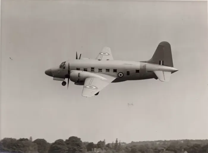 Framed Print : The prototype Vickers Type 668 Varsity, VX828 Framed Print : The prototype Vickers Type 668 Varsity, VX828