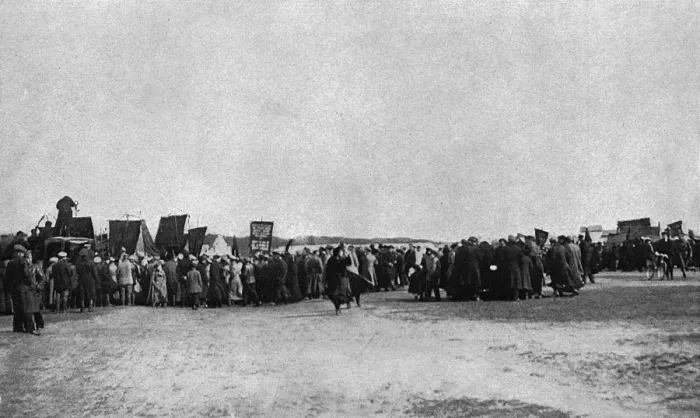 Framed Print : Public gathering to hear a speech during Revolution, Russia Framed Print : Public gathering to hear a speech during Revolution, Russia