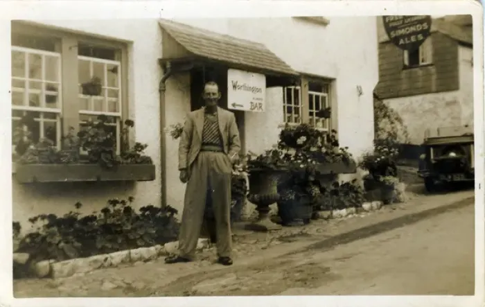 Framed Print : Public House, Unknown, Isle of Wight Framed Print : Public House, Unknown, Isle of Wight
