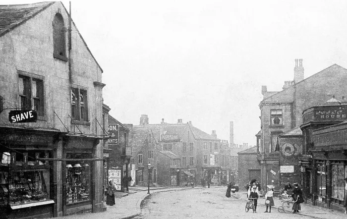 Framed Print : Pudsey Low Town early 1900s Framed Print : Pudsey Low Town early 1900s
