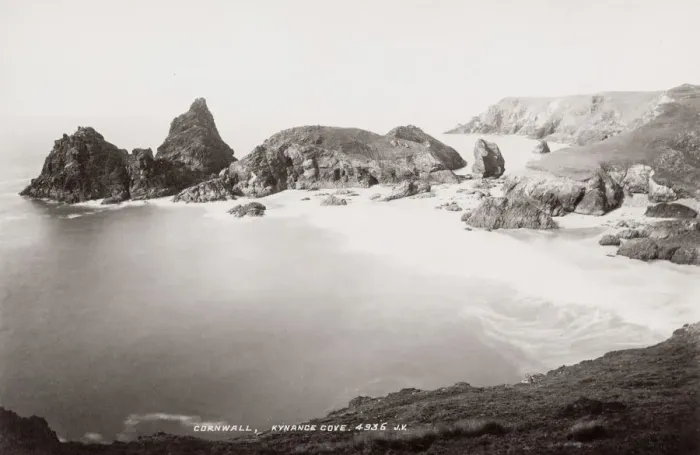 Framed Print : Pulpit Rock, Kynance Cove, Cornwall Framed Print : Pulpit Rock, Kynance Cove, Cornwall