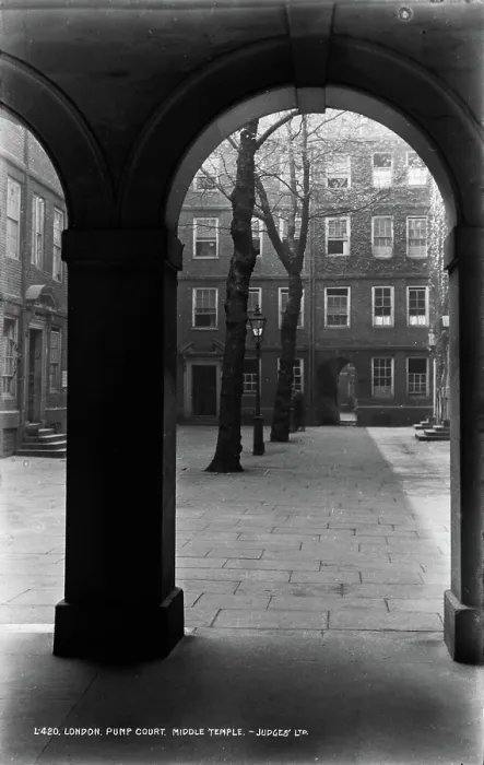 Framed Print : Pump Court, Middle Temple, London Framed Print : Pump Court, Middle Temple, London