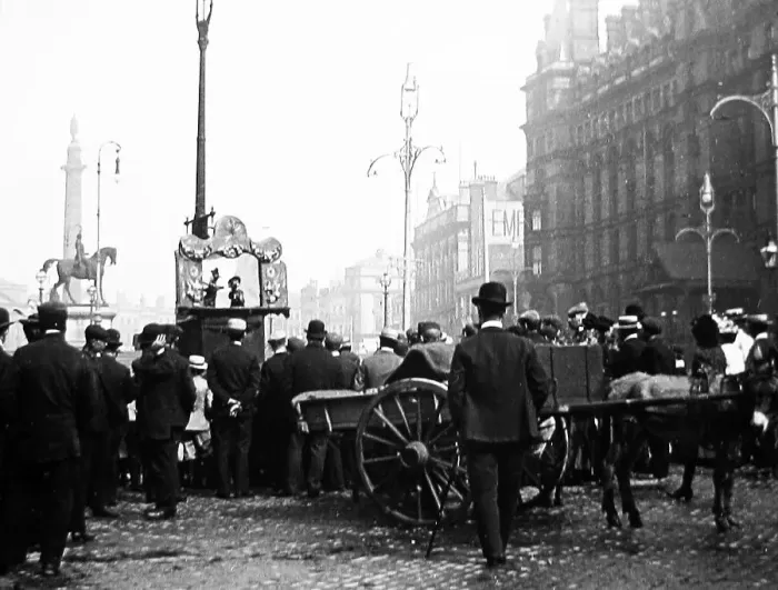 Framed Print : Punch and Judy Show, Liverpool - early 1900s Framed Print : Punch and Judy Show, Liverpool - early 1900s