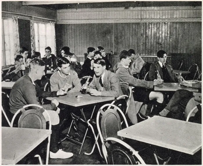 Framed Print : Pupils enjoying a snack at Grubbies, Wellington College's tuck shop, during mid-morning break. Date: 1959 Framed Print : Pupils enjoying a snack at Grubbies, Wellington College's tuck shop, during mid-morning break. Date: 1959