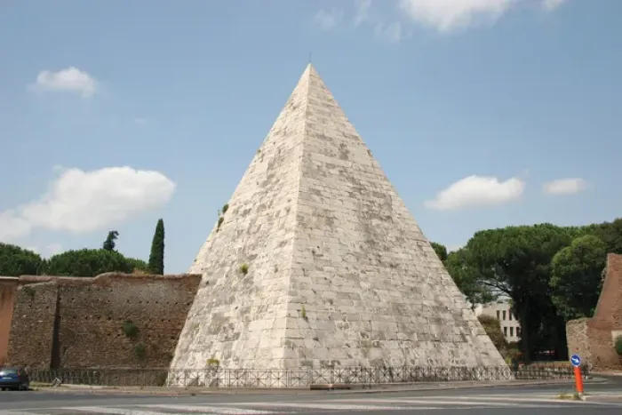 Framed Print : Pyramid of Cestius. Rome. Italiy Framed Print : Pyramid of Cestius. Rome. Italiy