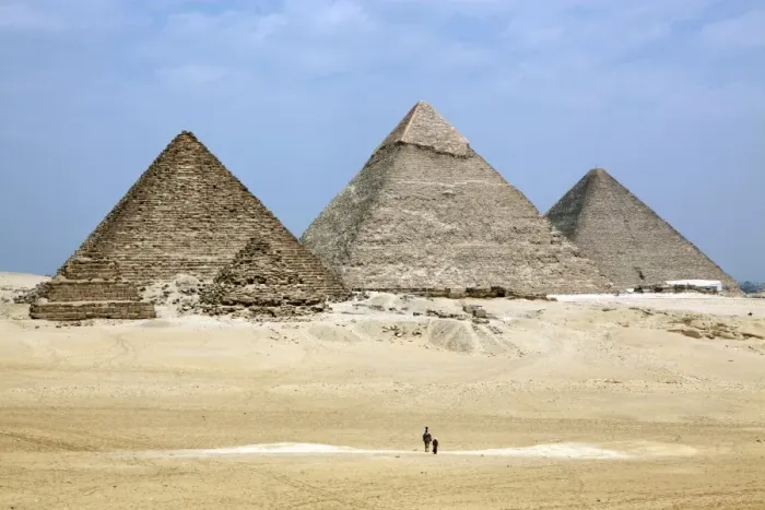 Framed Print : Pyramids of Giza in Cairo, Egypt Framed Print : Pyramids of Giza in Cairo, Egypt