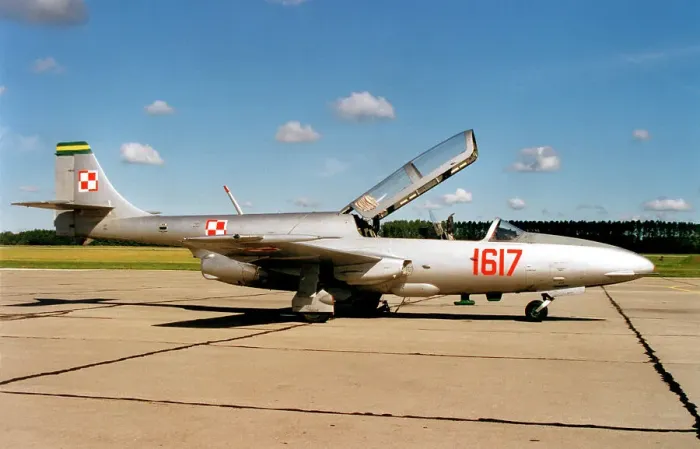 Framed Print : PZL-Mielec TS-11 Iskra 1617 Framed Print : PZL-Mielec TS-11 Iskra 1617