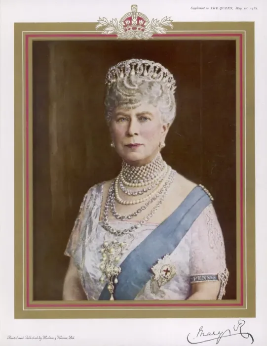 Framed Print : Q Mary / The Queen 1935 Framed Print : Q Mary / The Queen 1935