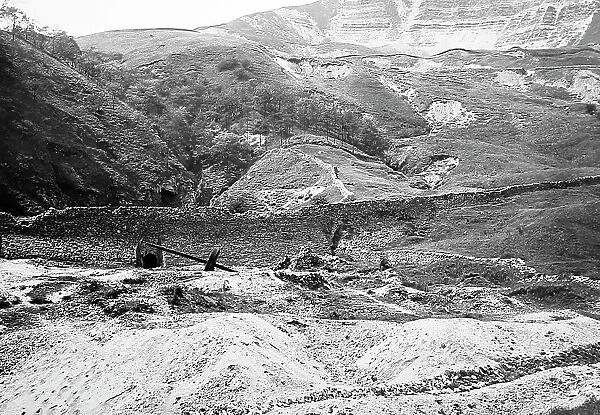 Mine or quarry workings, Mam Tor, Victorian period
