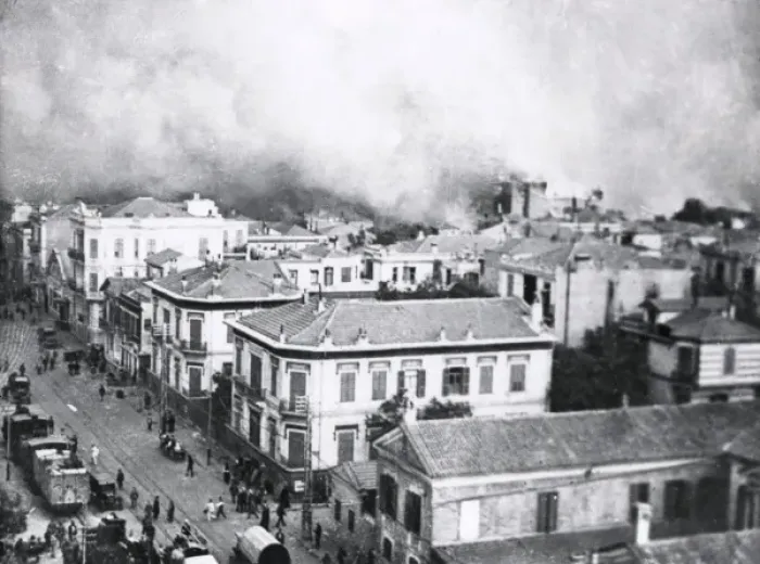 Framed Print : Quay on fire, Salonika, Greece, WW1 Framed Print : Quay on fire, Salonika, Greece, WW1