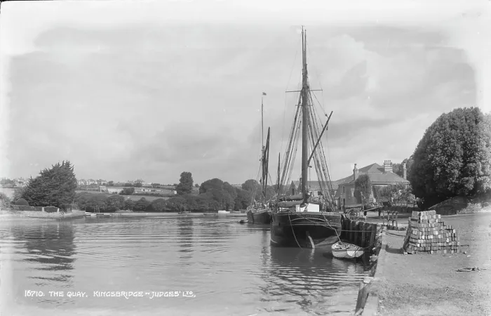 Framed Print : The Quay at Kingsbridge Framed Print : The Quay at Kingsbridge
