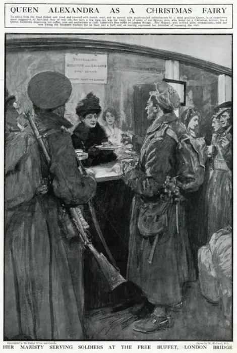 Framed Print : Queen Alexandra serving at London Bridge buffet, WW1 Framed Print : Queen Alexandra serving at London Bridge buffet, WW1