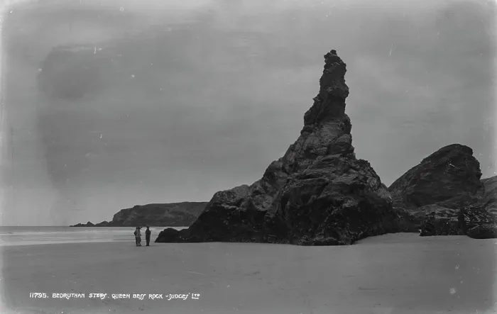 Framed Print : Queen Bess Rock at Bedruthan Steps Framed Print : Queen Bess Rock at Bedruthan Steps