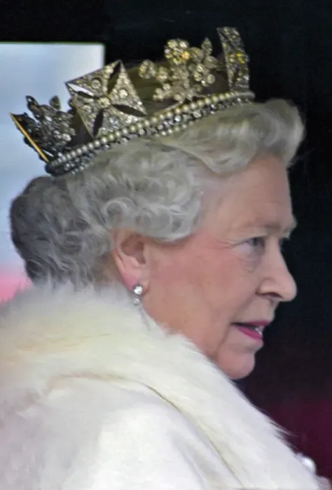 Framed Print : Queen Elizabeth II Framed Print : Queen Elizabeth II